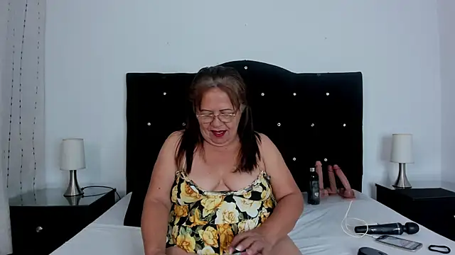 Keira Lennox online show from September 2025 11:32:02 AM