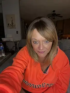 Snapshot of cowgirlc chatting on January 2025 02:37:01 AM cowgirlc online show from January 2025 02:37:01 AM