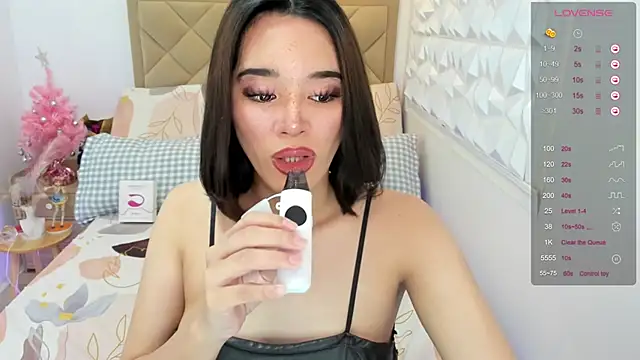 TsHeartXxx online show from December 2025 06:52:01 AM