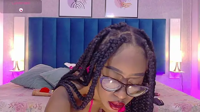 MiaMidnnightt online show from October 2025 12:24:02 PM