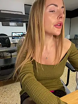 EmaSalis online show from February 2025 12:17:01 PM