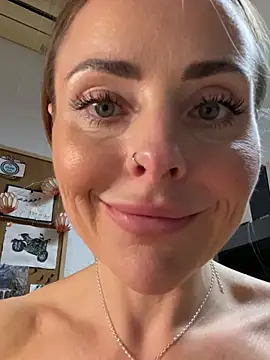 EmaSalis online show from March 2025 01:38:02 PM