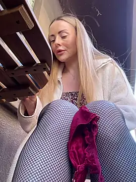 EmaSalis online show from March 2025 12:36:02 PM