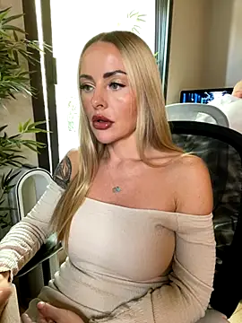 EmaSalis online show from October 2025 10:02:01 AM