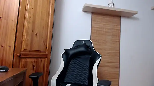 Lisakisss online show from March 2025 08:29:01 AM