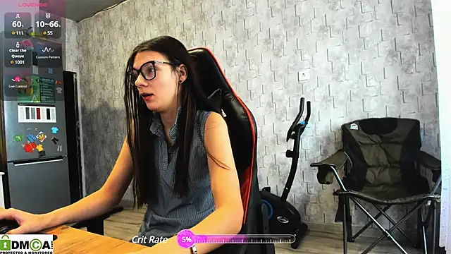 Snapshot of MollyLollipop chatting on December 2024 06:59:02 AM MollyLollipop online show from December 2024 06:59:02 AM