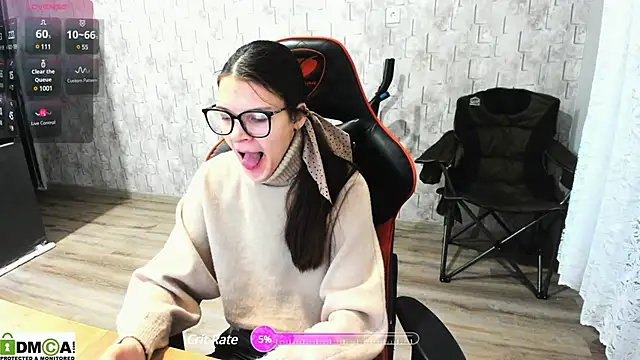 Snapshot of MollyLollipop chatting on December 2024 01:11:01 AM MollyLollipop online show from December 2024 01:11:01 AM