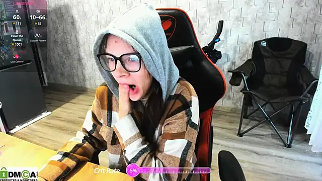 Snapshot of MollyLollipop chatting on December 2024 03:27:02 AM MollyLollipop online show from December 2024 03:27:02 AM