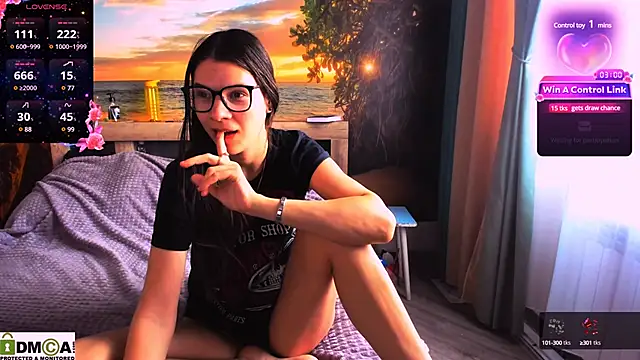 Snapshot of MollyLollipop chatting on January 2025 08:31:01 AM MollyLollipop online show from January 2025 08:31:01 AM