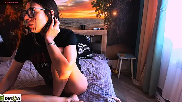 Snapshot of MollyLollipop chatting on January 2025 04:43:01 AM MollyLollipop online show from January 2025 04:43:01 AM