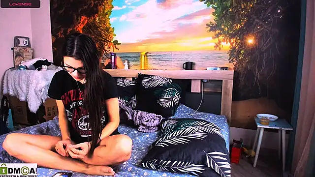 Snapshot of MollyLollipop chatting on January 2025 03:52:01 AM MollyLollipop online show from January 2025 03:52:01 AM