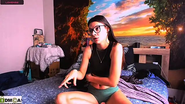 Snapshot of MollyLollipop chatting on January 2025 04:30:01 AM MollyLollipop online show from January 2025 04:30:01 AM