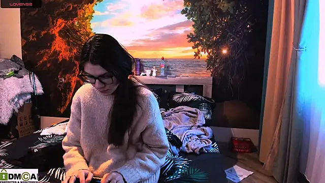 Snapshot of MollyLollipop chatting on January 2025 02:40:02 AM MollyLollipop online show from January 2025 02:40:02 AM