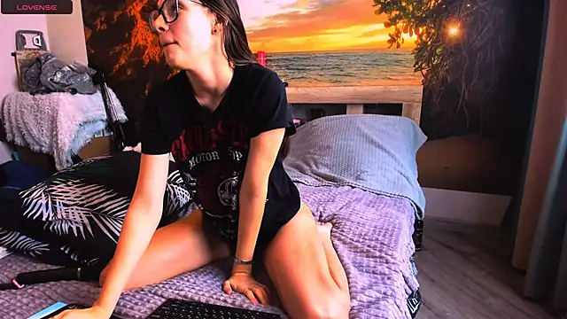 Snapshot of MollyLollipop chatting on February 2025 06:35:01 AM MollyLollipop online show from February 2025 06:35:01 AM