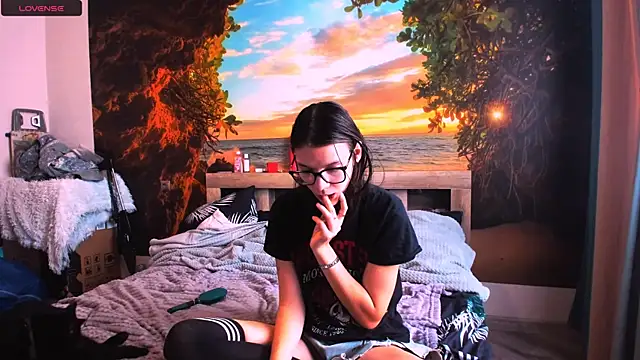 Snapshot of MollyLollipop chatting on February 2025 03:16:02 AM MollyLollipop online show from February 2025 03:16:02 AM