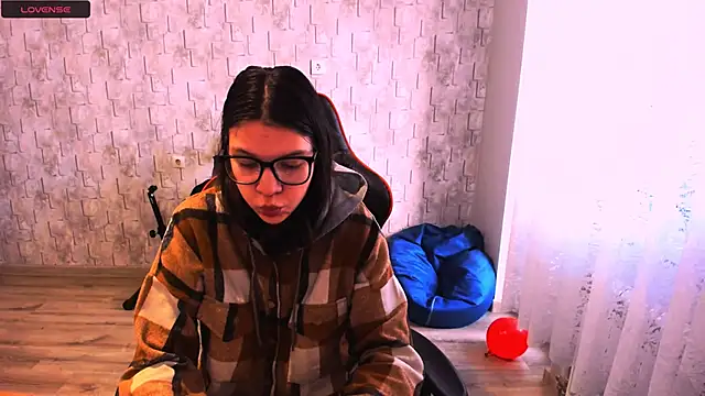 Snapshot of MollyLollipop chatting on February 2025 02:28:02 AM MollyLollipop online show from February 2025 02:28:02 AM