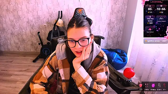 Snapshot of MollyLollipop chatting on February 2025 05:35:01 AM MollyLollipop online show from February 2025 05:35:01 AM