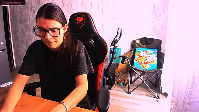 Snapshot of MollyLollipop chatting on March 2025 05:43:02 AM MollyLollipop online show from March 2025 05:43:02 AM