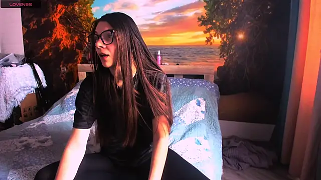 Snapshot of MollyLollipop chatting on March 2025 04:38:01 AM MollyLollipop online show from March 2025 04:38:01 AM