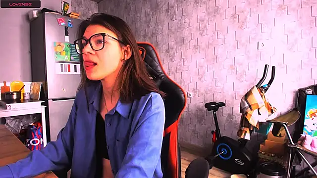 Snapshot of MollyLollipop chatting on March 2025 04:29:02 AM MollyLollipop online show from March 2025 04:29:02 AM