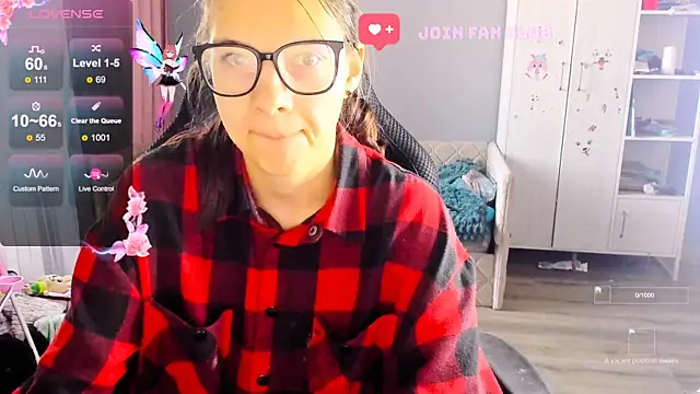 Snapshot of MollyLollipop chatting on September 2025 04:28:01 AM MollyLollipop online show from September 2025 04:28:01 AM