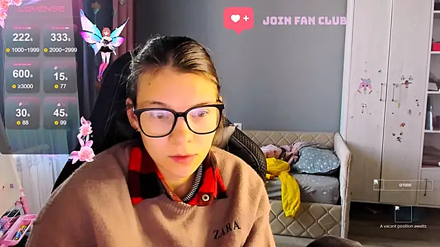 Snapshot of MollyLollipop chatting on October 2025 04:07:01 AM MollyLollipop online show from October 2025 04:07:01 AM