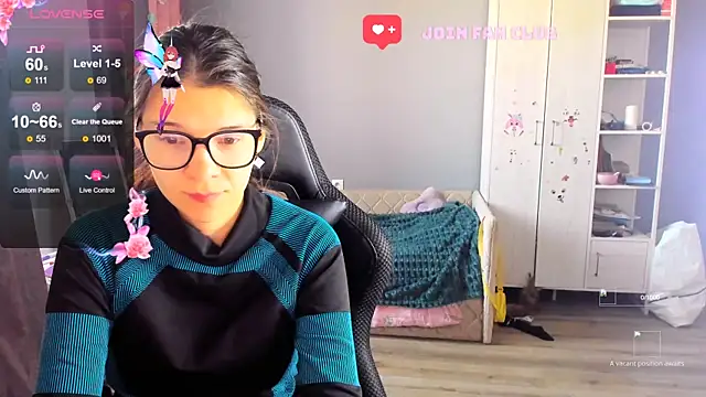 Snapshot of MollyLollipop chatting on October 2025 04:26:01 AM MollyLollipop online show from October 2025 04:26:01 AM