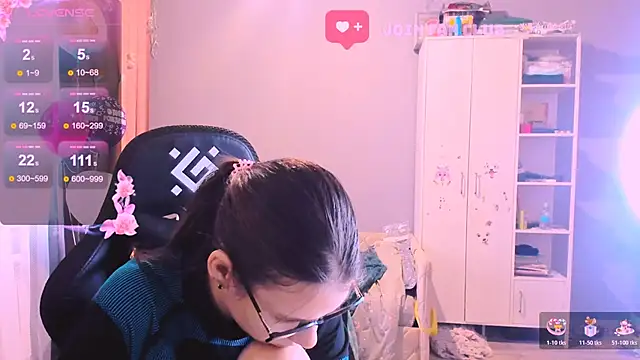 Snapshot of MollyLollipop chatting on November 2025 02:13:01 AM MollyLollipop online show from November 2025 02:13:01 AM