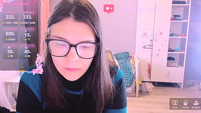 Snapshot of MollyLollipop chatting on November 2025 04:46:01 AM MollyLollipop online show from November 2025 04:46:01 AM