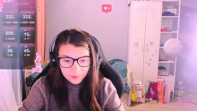 Snapshot of MollyLollipop chatting on November 2025 02:43:02 AM MollyLollipop online show from November 2025 02:43:02 AM