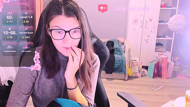 Snapshot of MollyLollipop chatting on November 2025 02:21:01 AM MollyLollipop online show from November 2025 02:21:01 AM