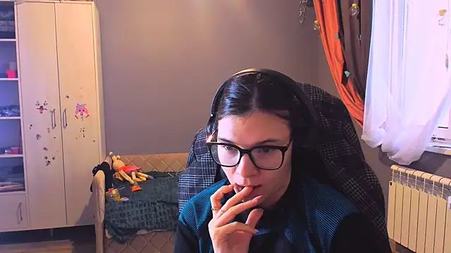 Snapshot of MollyLollipop chatting on December 2025 03:01:01 AM MollyLollipop online show from December 2025 03:01:01 AM