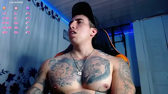 Snapshot of Adam_Hudsond chatting on December 2025 10:18:02 PM Adam Hudsond online show from December 2025 10:18:02 PM