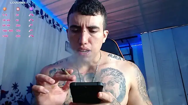 Snapshot of Adam_Hudsond chatting on January 2026 01:38:02 PM Adam Hudsond online show from January 2026 01:38:02 PM