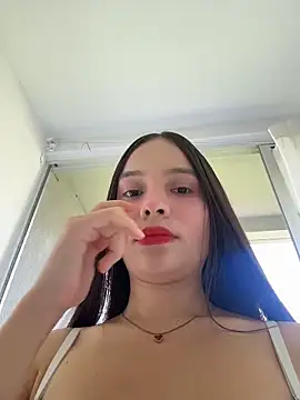 Snapshot of MiaJacksonn chatting on May 2026 03:28:02 PM MiaJacksonn online show from May 2026 03:28:02 PM