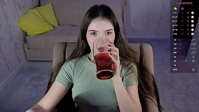 Eva Davie online show from November 2025 02:20:01 PM