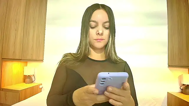 Isabella Harley online show from October 2025 01:54:02 PM