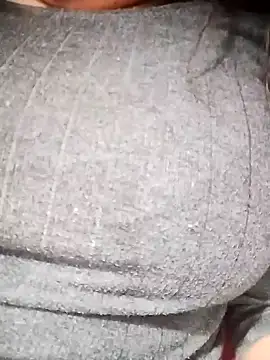 Snapshot of BigBustyRuhi chatting on January 2025 04:54:01 AM BigBustyRuhi online show from January 2025 04:54:01 AM