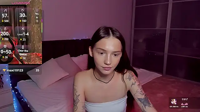 Snapshot of SophieCatty chatting on June 2026 10:58:01 AM SophieCatty online show from June 2026 10:58:01 AM