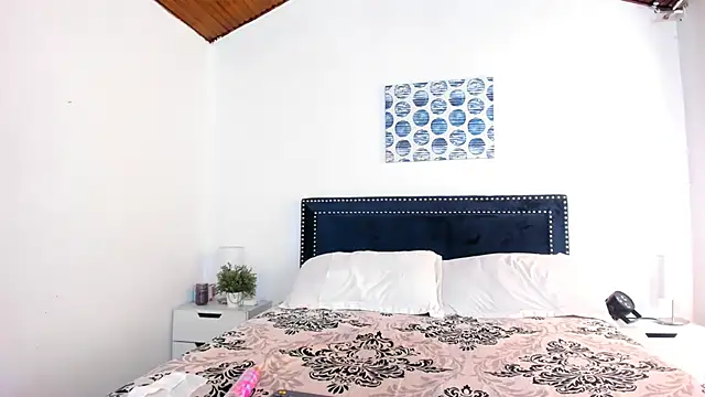 ZulyMichels online show from March 2025 06:52:01 PM