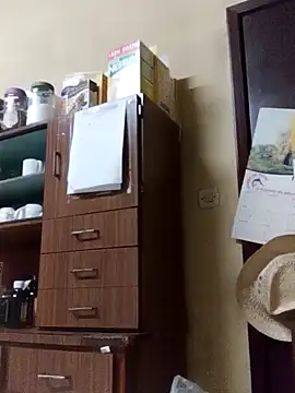 Snapshot of White_rabbit_ chatting on January 2025 09:06:02 AM White rabbit  online show from January 2025 09:06:02 AM