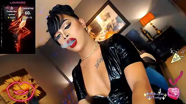 Snapshot of MarryQueen22 chatting on November 2025 12:55:01 AM MarryQueen22 online show from November 2025 12:55:01 AM