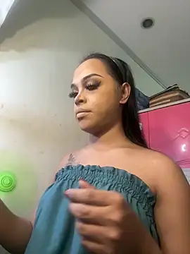 Snapshot of MarryQueen22 chatting on November 2025 11:59:02 PM MarryQueen22 online show from November 2025 11:59:02 PM