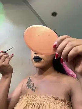 Snapshot of MarryQueen22 chatting on February 2026 11:58:02 PM MarryQueen22 online show from February 2026 11:58:02 PM