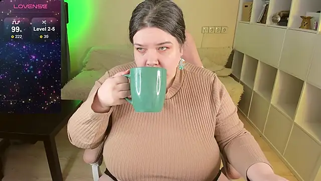 Snapshot of PlumPie chatting on January 2025 05:57:01 AM PlumPie online show from January 2025 05:57:01 AM