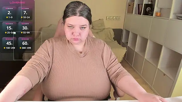 Snapshot of PlumPie chatting on April 2026 09:23:02 PM PlumPie online show from April 2026 09:23:02 PM