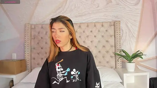Girl Cherry online show from January 2025 11:34:01 AM