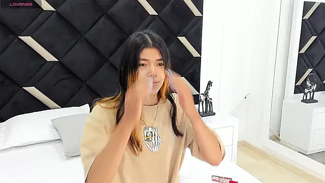 Girl Cherry online show from September 2025 11:37:02 AM