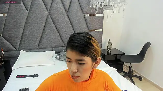 Girl Cherry online show from October 2025 11:29:02 AM