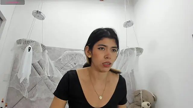 Girl Cherry online show from October 2025 11:30:01 AM